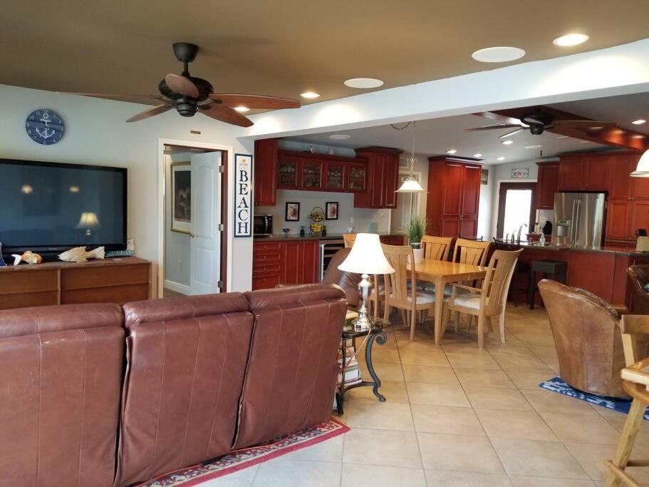 Villa Irb Surf House Waterfront Oasis+ Sunshine +Fun Kayaks Clearwater Beach Exterior foto